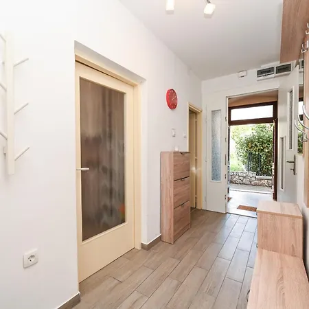 Seafront Apartment *