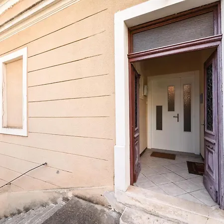 Seafront Apartment *