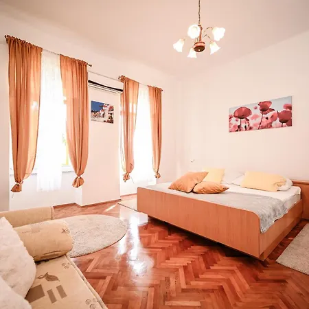 Apartment Seafront *