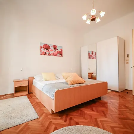 Seafront Apartment *