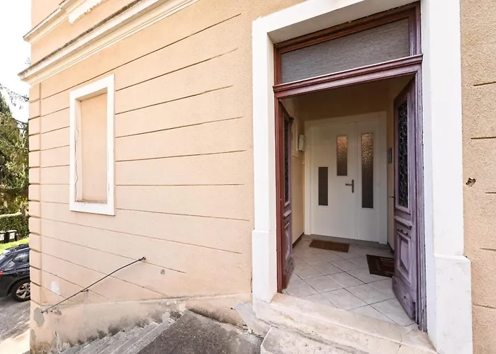 Seafront Apartment *